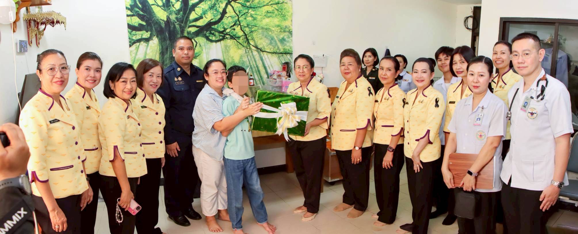 ๔๑ กิจกรรมตรวจเยี่ยมบุตรที่มีความต้องการพิเศษของกำลังพลสังกัดสำนักงานปลัดกระทรวงกลาโหม โดยโครงการสายใยรักษ์ เพื่อคนพิเศษ