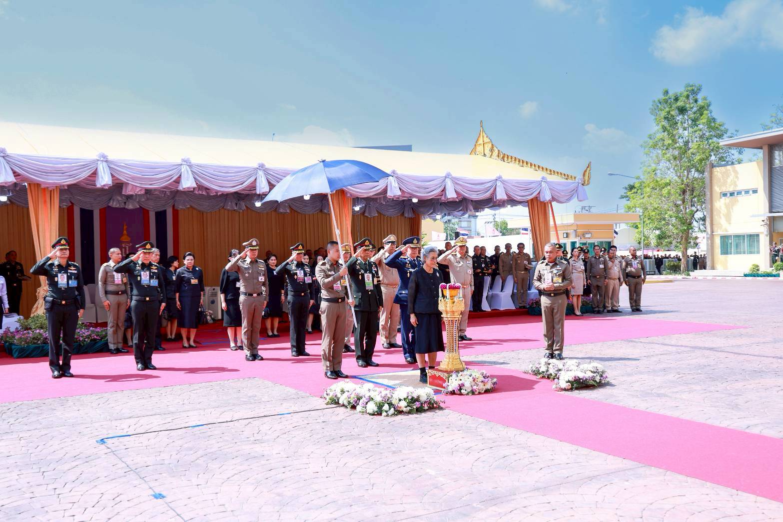 ๔๖ สมเด็จพระกนิษฐาธิราชเจ้า กรมสมเด็จพระเทพรัตนราชสุดาฯ สยามบรมราชกุมารี เสด็จพระราชดำเนินไปทรงเปิดอนุสรณ์สถานสำนักงานปลัดกระทรวงกลาโหม