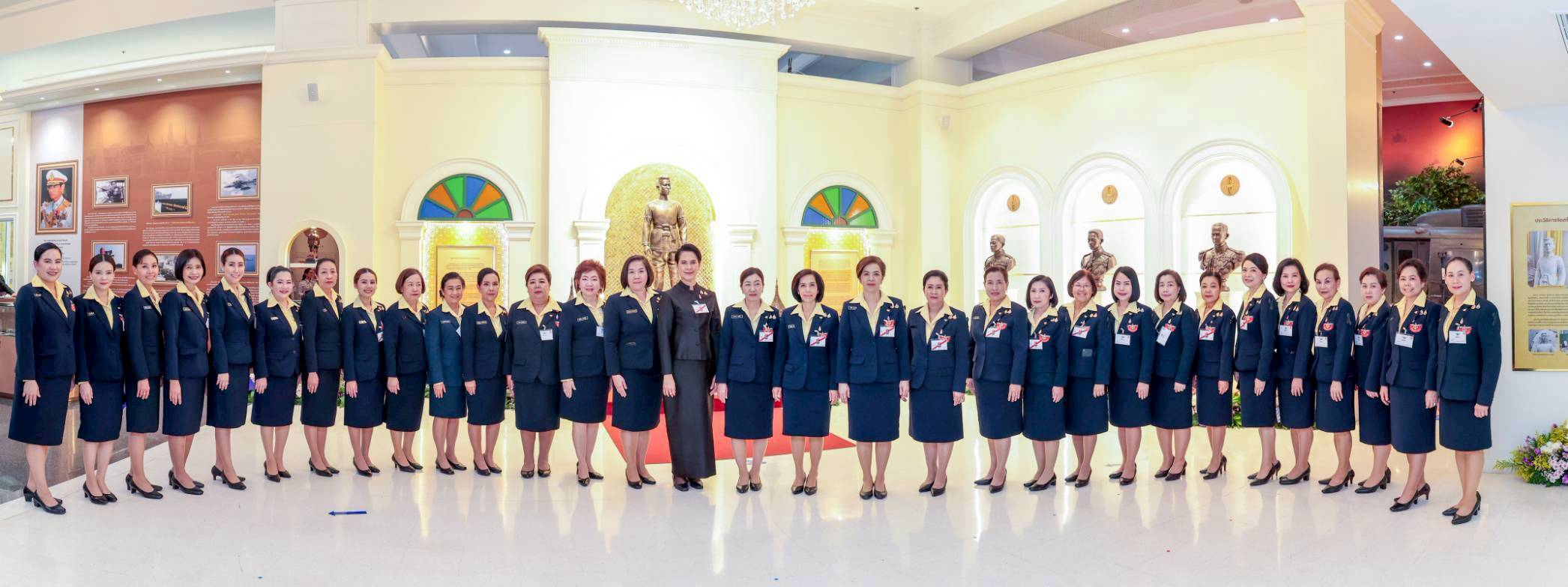 ๔๖ สมเด็จพระกนิษฐาธิราชเจ้า กรมสมเด็จพระเทพรัตนราชสุดาฯ สยามบรมราชกุมารี เสด็จพระราชดำเนินไปทรงเปิดอนุสรณ์สถานสำนักงานปลัดกระทรวงกลาโหม