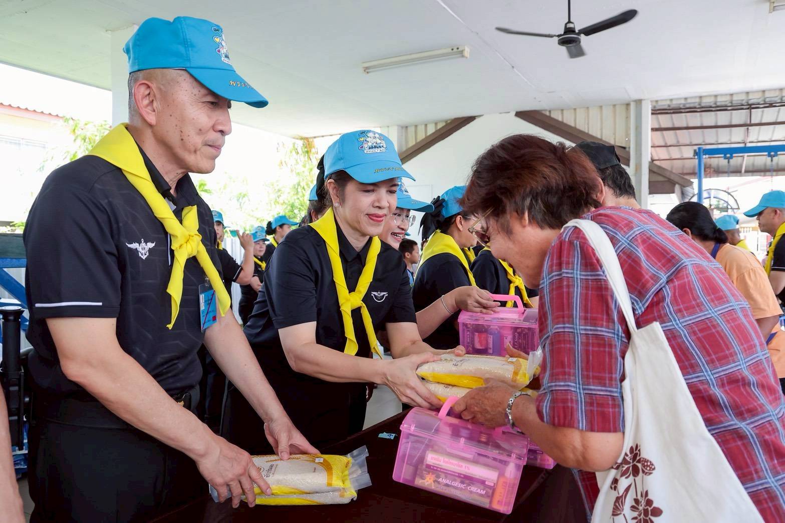 ๔๘ กิจกรรมโครงการจิตอาสาพัฒนา "เราทำความ ดี ด้วยหัวใจ" การบำเพ็ญสาธารณประโยชน์และสาธารณกุศล เนื่องในวันคล้ายวันพระราชสมภพสมเด็จพระกนิษฐาธิราชเจ้ากรมสมเด็จพระเทพรัตนราชสุดาฯ สยามบรมราชกุมารี และวันคล้ายวันสถาปนากระทรวงกลาโหม ครบรอบ ๑๓๙ ปี