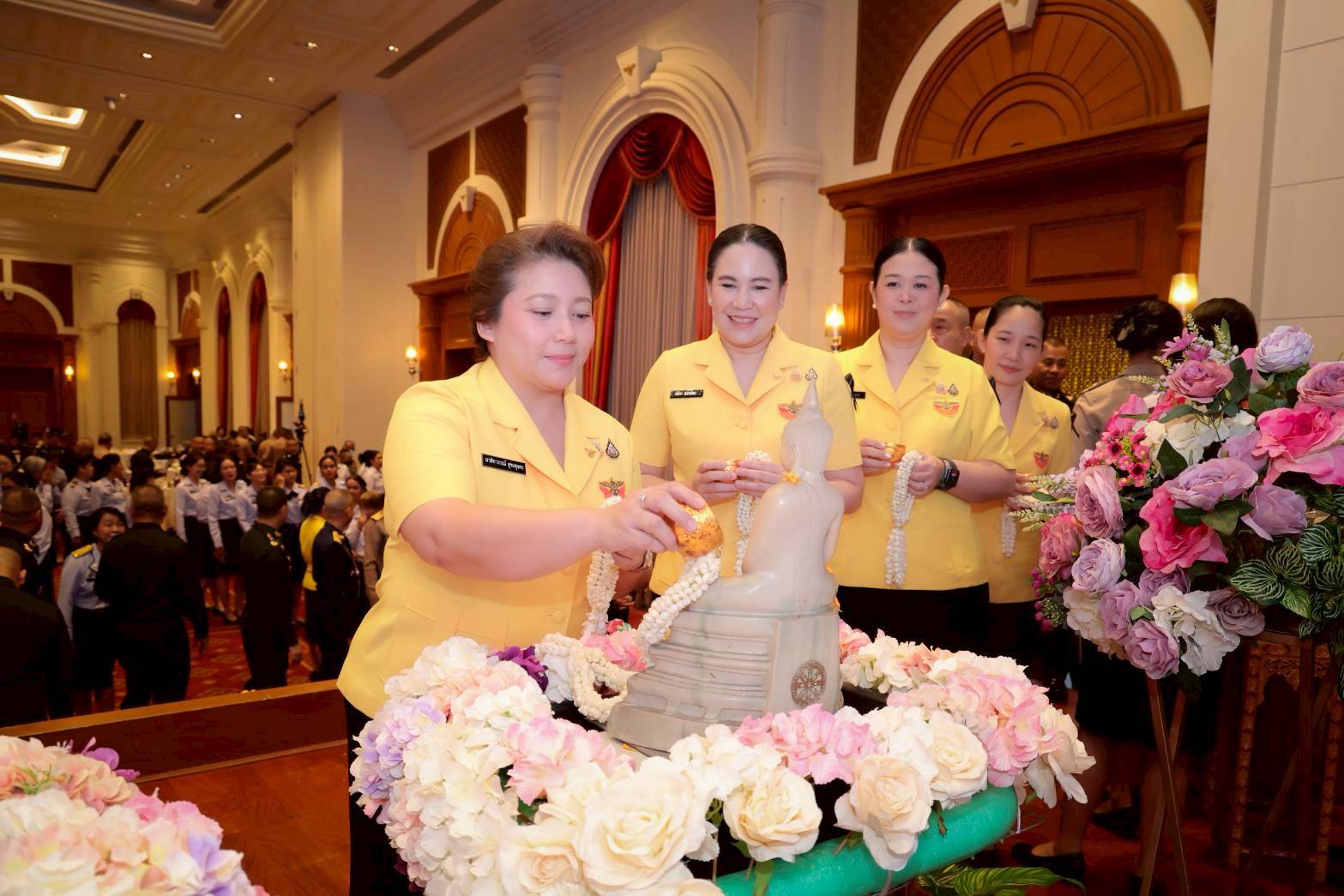๕๐ พิธีสรงน้ำพระ เนื่องในเทศกาลสงกรานต์ ประจำปี ๒๕๖๙