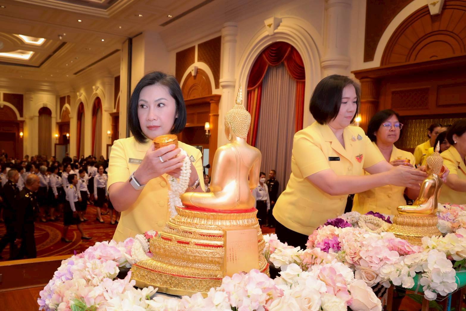 ๕๐ พิธีสรงน้ำพระ เนื่องในเทศกาลสงกรานต์ ประจำปี ๒๕๖๙