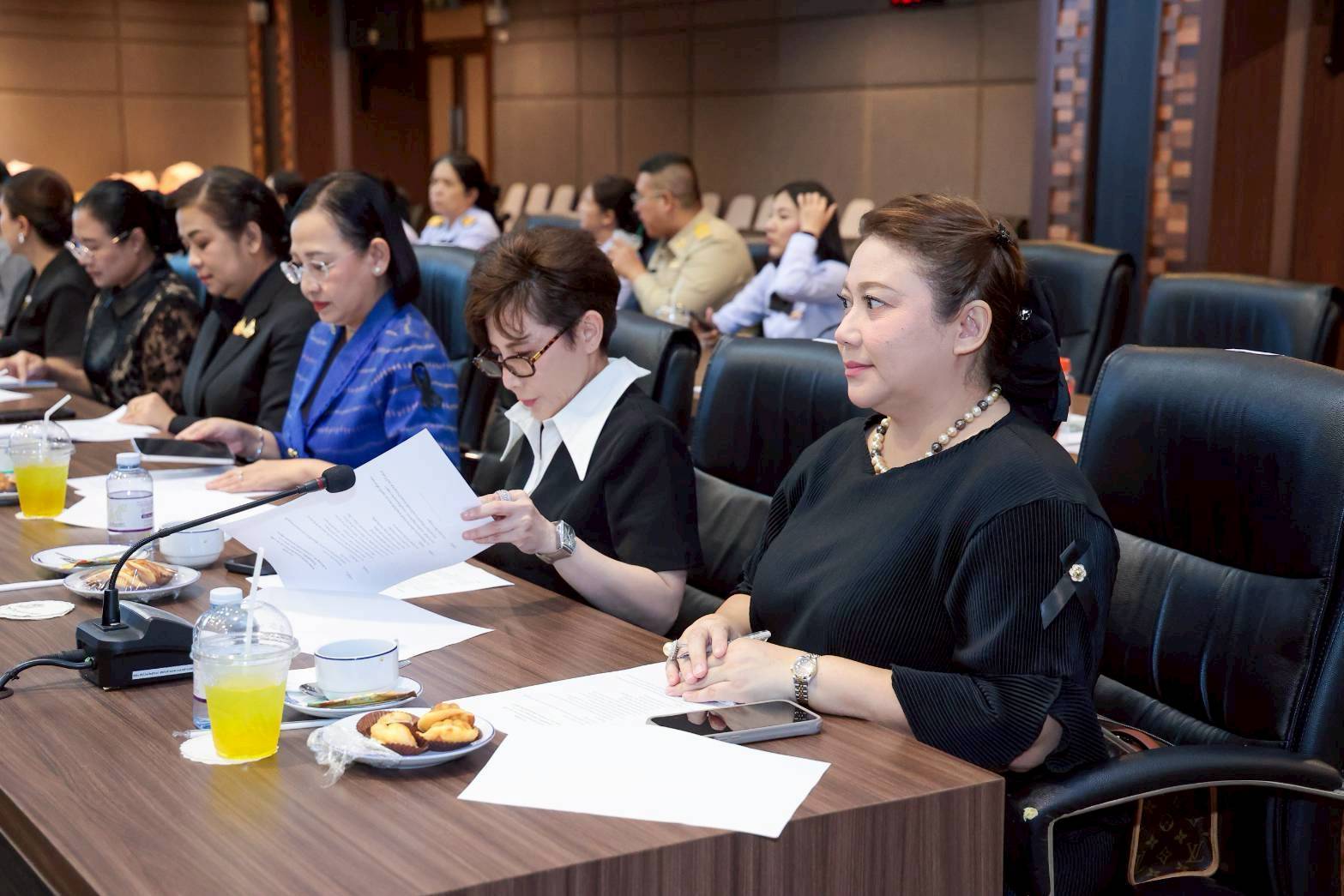 ๕๓ การประชุมสรุปผลการดำเนินงานของสมาคมภริยาข้าราชการสำนักงานปลัดกระทรวงกลาโหม รอบ ๖ เดือน