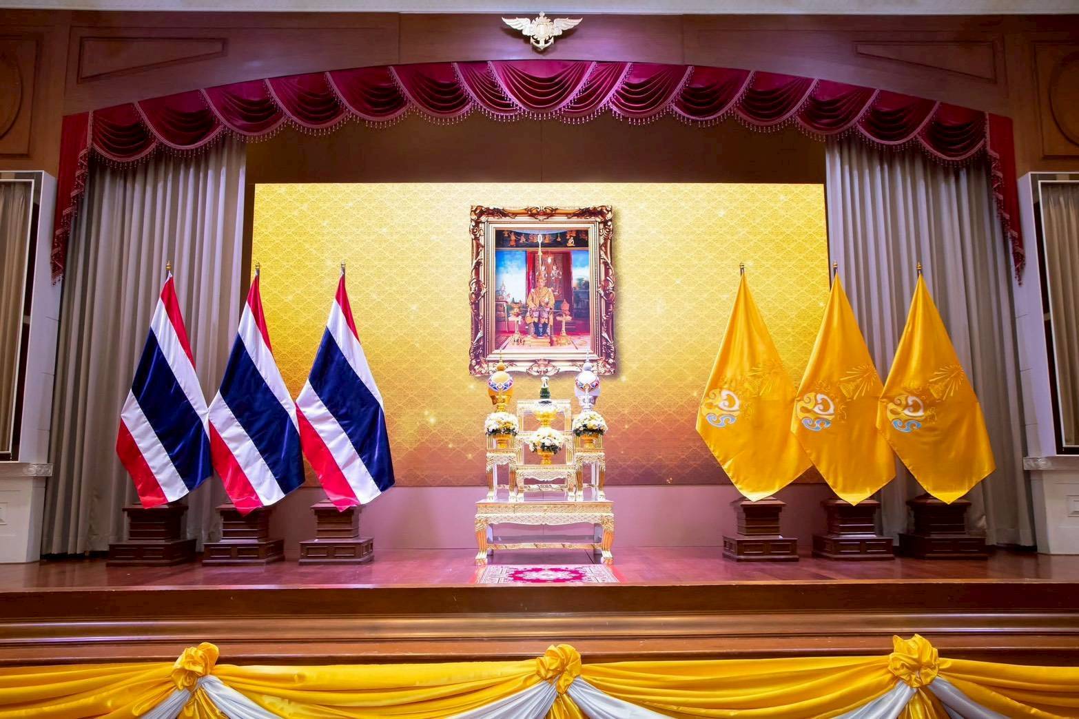 ๕๔ พิธีลงนามถวายพระพรชัยมงคลพระบาทสมเด็จพระเจ้าอยู่หัว เนื่องในโอกาสวันฉัตรมงคล (๔ พ.ค.๖๙)
