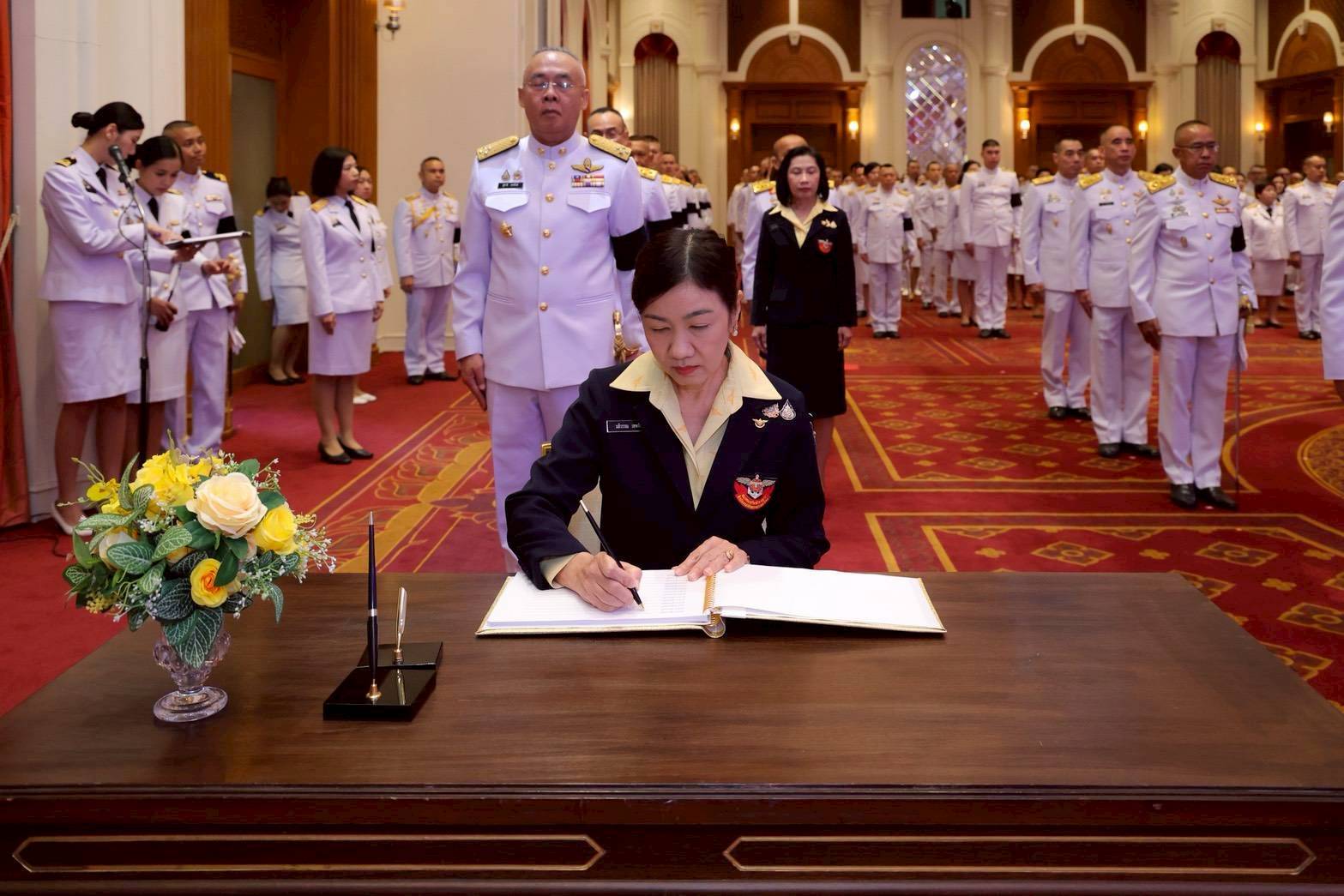๕๔ พิธีลงนามถวายพระพรชัยมงคลพระบาทสมเด็จพระเจ้าอยู่หัว เนื่องในโอกาสวันฉัตรมงคล (๔ พ.ค.๖๙)