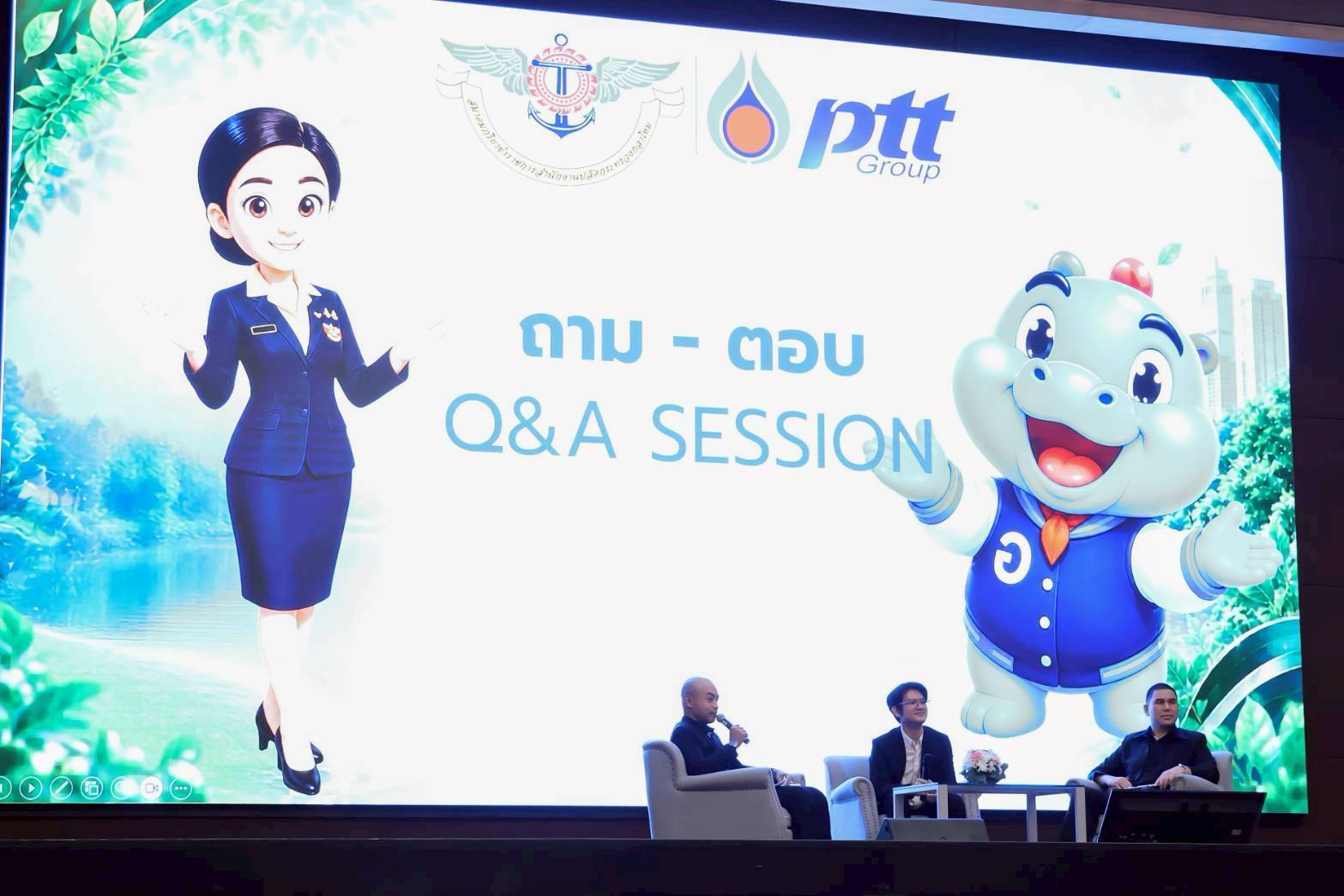 ๖๔ การจัดกิจกรรมโครงการ "ขายได้ทุกหยด ลดขยะ" โดยโครงการบริหารจัดการขยะ รักษาสิ่งแวดล้อม และโครงการครอบครัวพอเพียง สมาคมภริยาข้าราชการสำนักงานปลัดกระทรวงกลาโหม