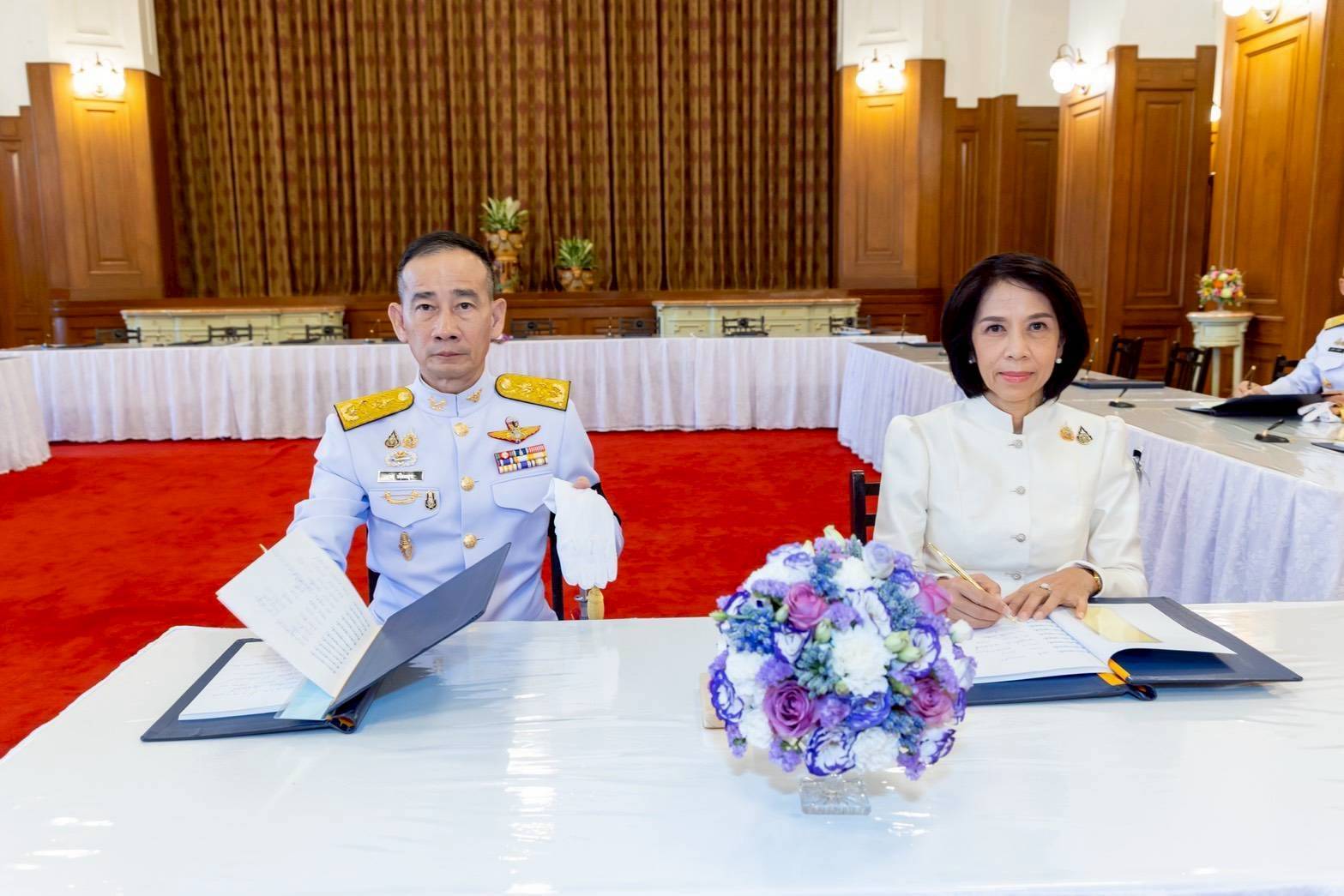 ๖๙ พิธีลงนามถวายพระพรชัยมงคล เนื่องในโอกาสมหามงคลเฉลิมพระชนมพรรษา ๔ รอบ สมเด็จพระนางเจ้าฯ พระบรมราชินี (๓ มิ.ย.๖๙)
