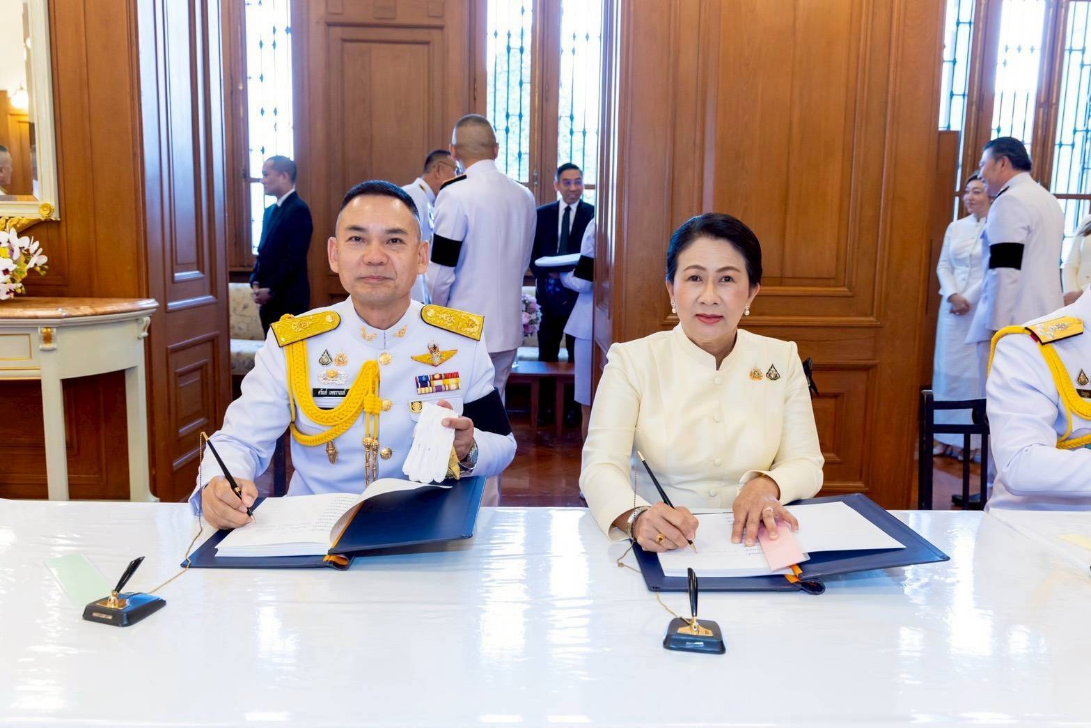 ๖๙ พิธีลงนามถวายพระพรชัยมงคล เนื่องในโอกาสมหามงคลเฉลิมพระชนมพรรษา ๔ รอบ สมเด็จพระนางเจ้าฯ พระบรมราชินี (๓ มิ.ย.๖๙)