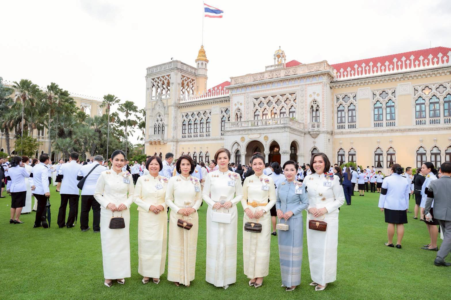 ๗๑ งานสโมสรสันนิบาตเฉลิมพระเกียรติ เนื่องในโอกาสพระราชพิธีมหามงคลเฉลิมพระชนมพรรษา ๔ รอบ สมเด็จพระนางเจ้าฯ พระบรมราชินี (๓ มิ.ย.๖๙)