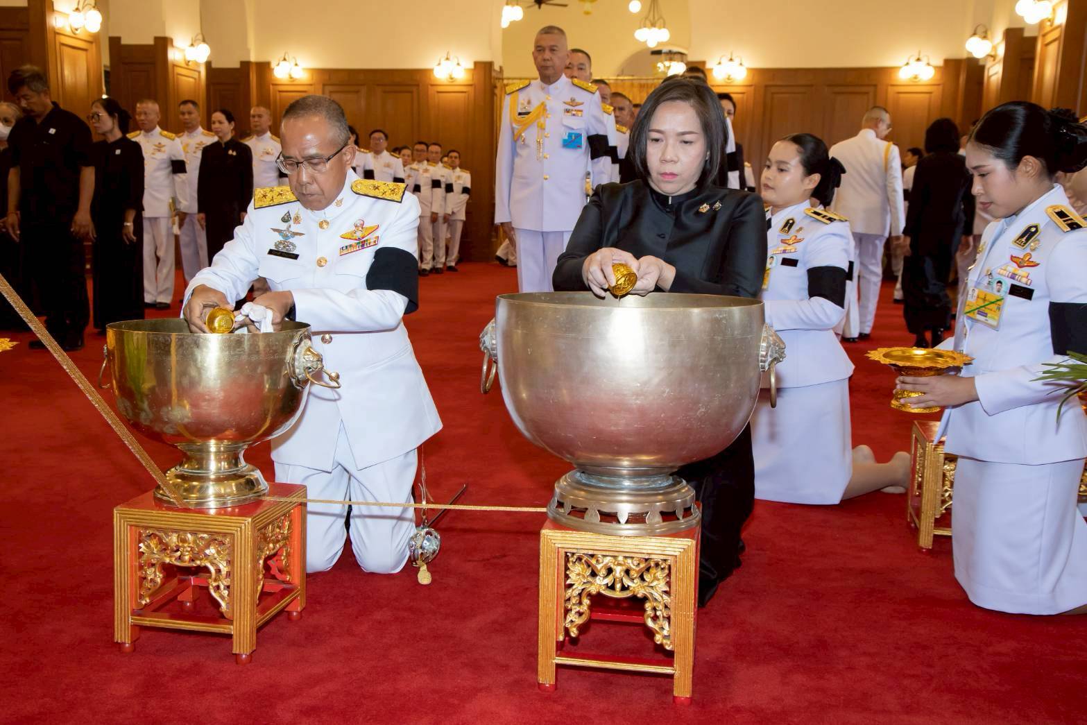 ๗๔ พิธีถวายน้ำสรงพระศพหน้าพระรูปสมเด็จพระเจ้าลูกเธอ เจ้าฟ้าพัชรกิติยาภา นเรนทิราเทพยวดี กรมหลวงราชสาริณีสิริพัชร มหาวัชรราชธิดา
