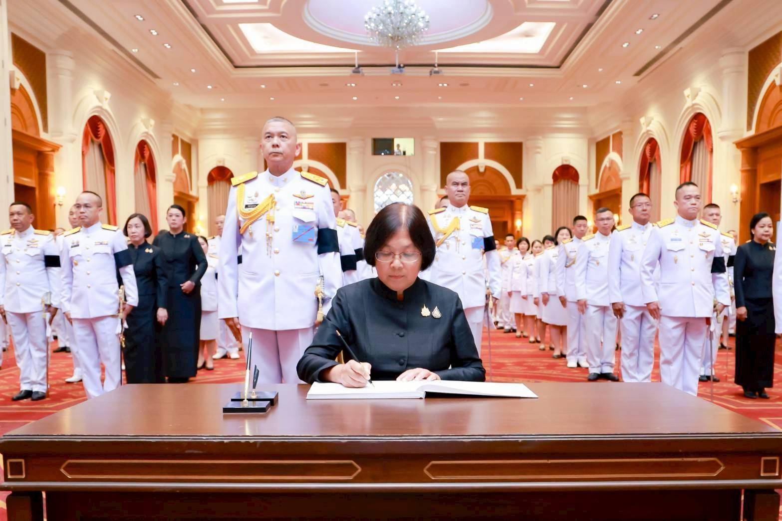 ๗๕ พิธีลงนามถวายความอาลัยสมเด็จพระเจ้าลูกเธอ เจ้าฟ้าพัชรกิติยาภา นเรนทิราเทพยวดี กรมหลวงราชสาริณีสิริพัชร มหาวัชรราชธิดา