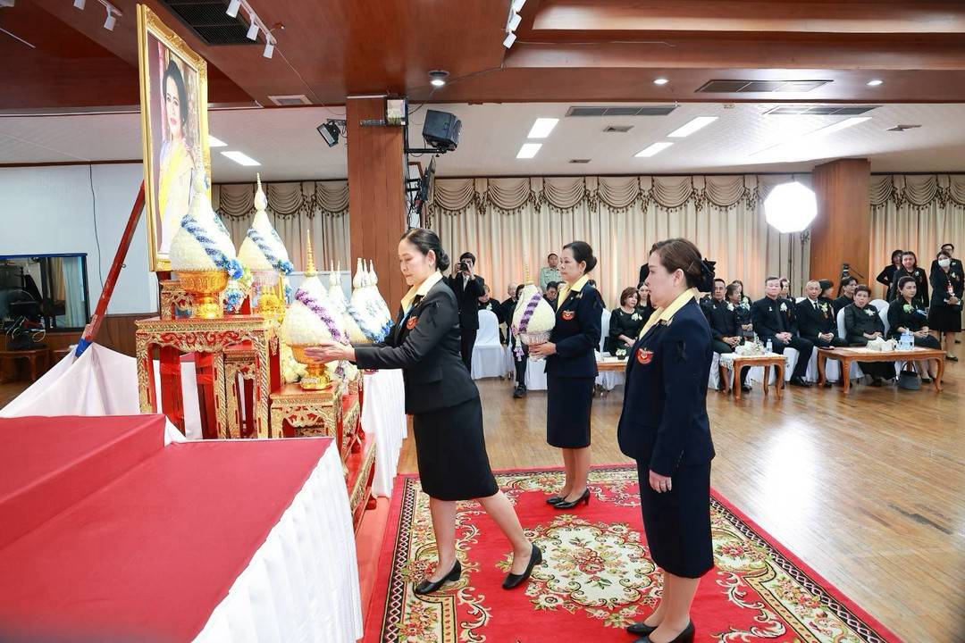 ๑๐๐ พิธีเปิดกิจกรรมในโอกาสสัปดาห์วันแม่แห่งชาติ และพิธีถวายพานพุ่มราชสักการะแด่สมเด็จพระนางเจ้าสิริกิติ์ พระบรมราชินีนาถ พระบรมราชชนนีพันปีหลวง ในโอกาสสัปดาห์วันแม่แห่งชาติ งานวันแม่แห่งชาติ ประจำปี ๒๕๖๙