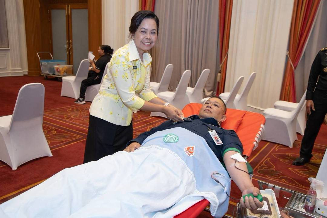 ๑๐๑ กิจกรรมบริจาคโลหิตถวายเป็นพระราชกุศลเนื่องในโอกาสวันคล้ายวันพระราชสมภพสมเด็จพระนางเจ้าสิริกิติ์ พระบรมราชินีนาถ พระบรมราชชนนีพันปีหลวง (๑๒ ส.ค.๖๙)