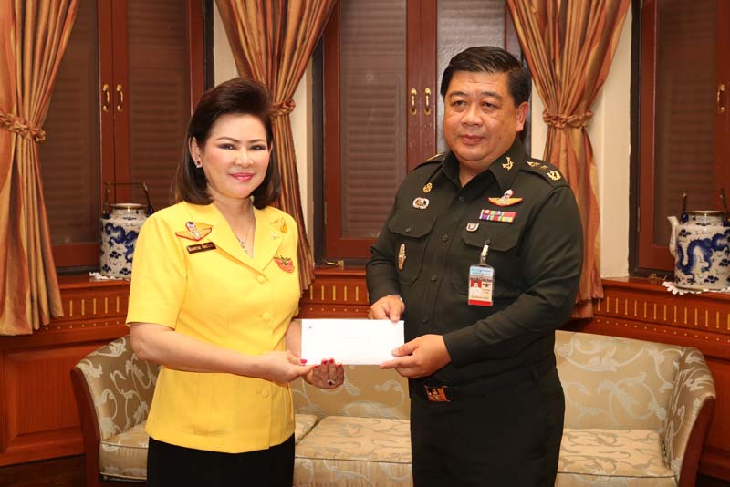 004 พลโท ศิริพงษ์ วงศ์ขันตี เจ้ากรมการพลังงานทหารฯ นำคณะข้าราชการกรมการพลังงานทหารฯ เข้าแสดงควา...