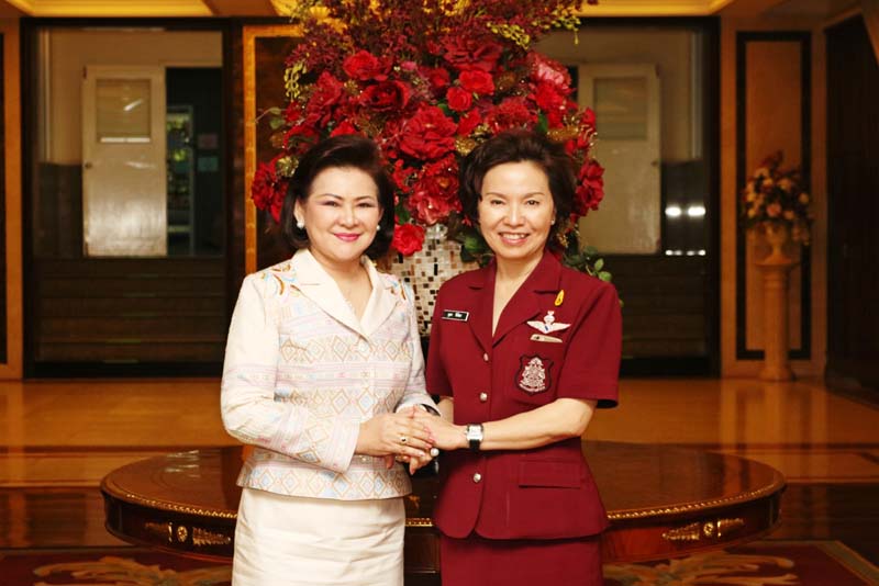 019 นายกสมาคมภริยาฯ เข้าแสดงความยินดีกับ ดร.บุษบา ชัยจินดา นายกสมาคมแม่บ้านตำรวจ ในโอกาสเข้ารับตำแหน่งใหม่