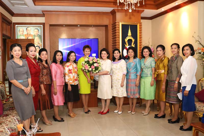 023 นายกสมาคมภริยาฯ เข้าแสดงความยินดีแก่ คุณปรานี อารีนิจ นายกสมาคมภริยาทหารเรือ ในโอกาสเข้ารับตำแหน่งใหม่