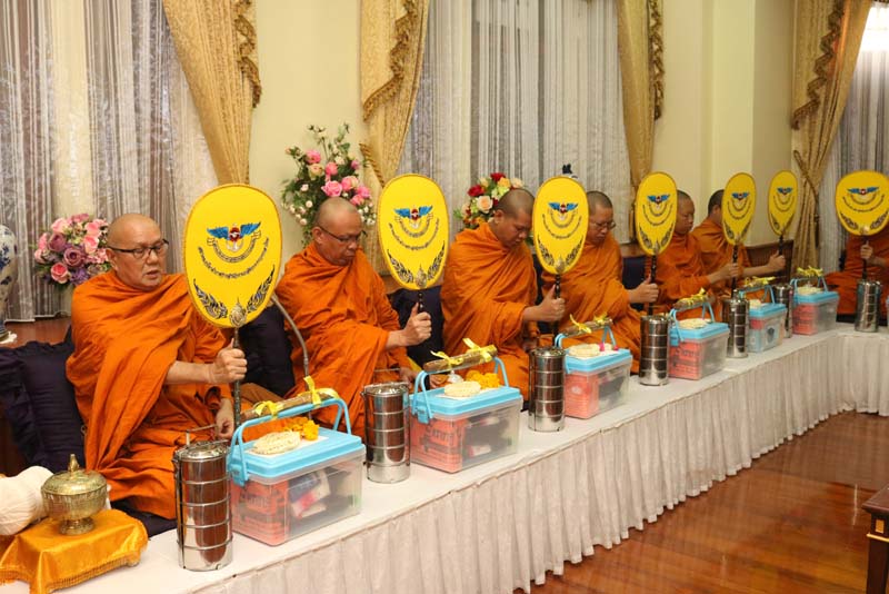 029 นายกสมาคมภริยาฯ นำคณะกรรมการสมาคมฯ ถวายสักการะสิ่งศักดิ์สิทธิ์ เนื่องในวันสถาปนาสมาคมฯ