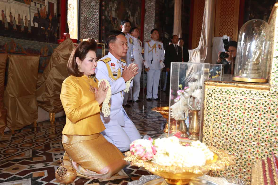 101 ปลัดกระทรวงกลาโหมและนายกสมาคมภริยาข้าราชการสำนักงานปลัดกระทรวงกลาโหมปฏิบัติภารกิจเนื่องในงานพระราชพิธีวันฉัตรมงคล