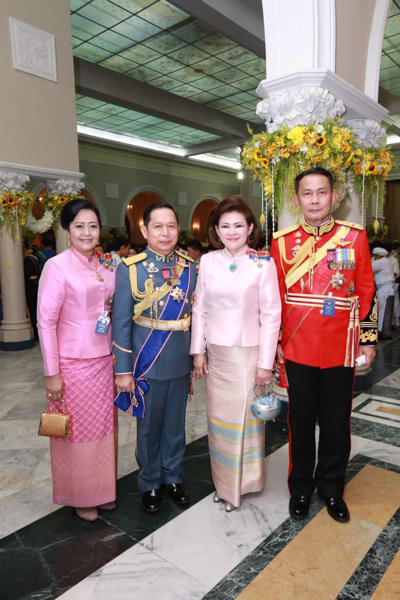 102 ปลัดกระทรวงกลาโหมและนายกสมาคมภริยาฯ ร่วมงานสโมสรสันนิบาตเฉลิมพระเกียรติ