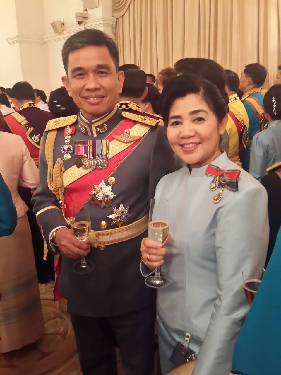 102 ปลัดกระทรวงกลาโหมและนายกสมาคมภริยาฯ ร่วมงานสโมสรสันนิบาตเฉลิมพระเกียรติ