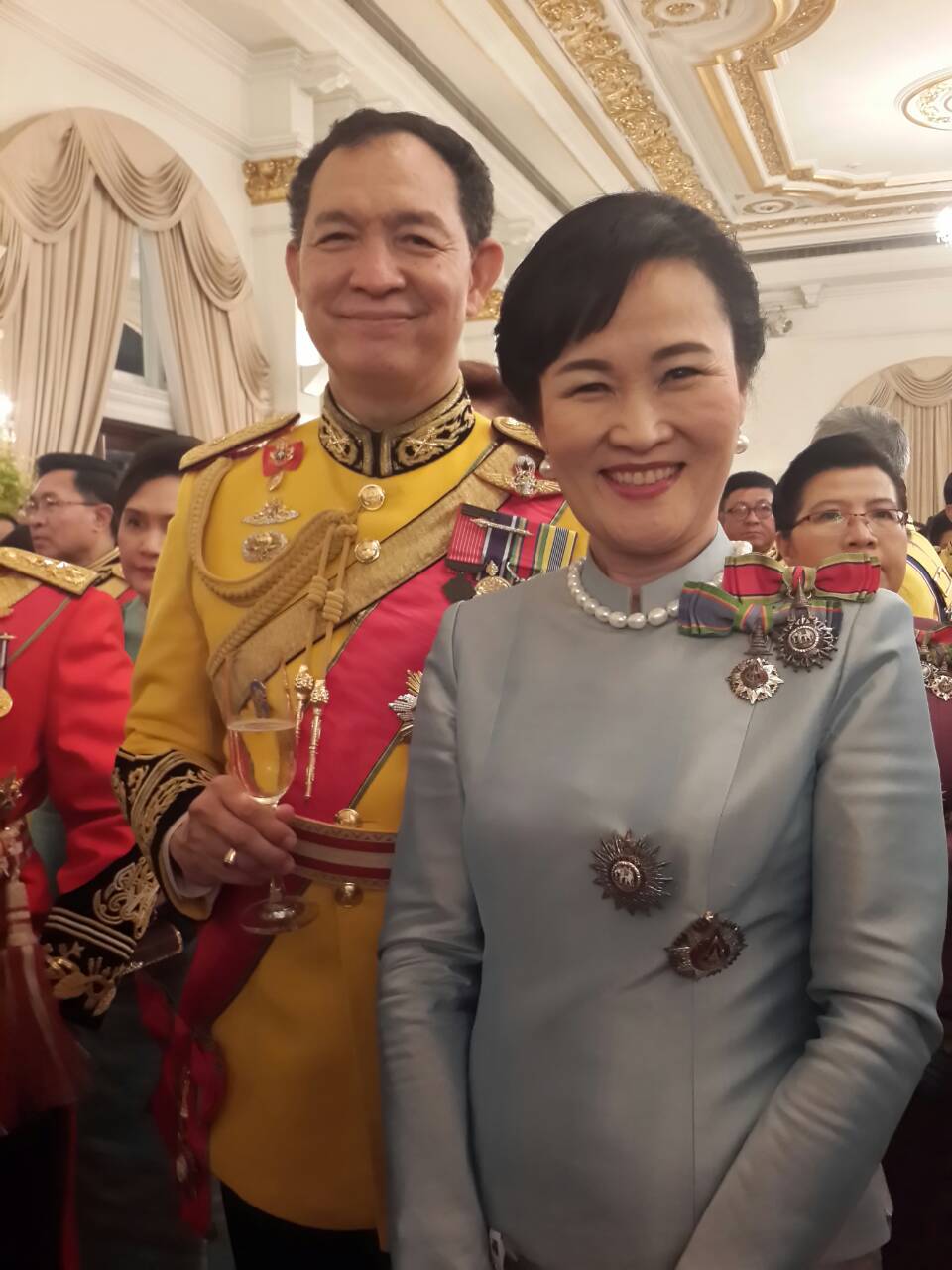 102 ปลัดกระทรวงกลาโหมและนายกสมาคมภริยาฯ ร่วมงานสโมสรสันนิบาตเฉลิมพระเกียรติ