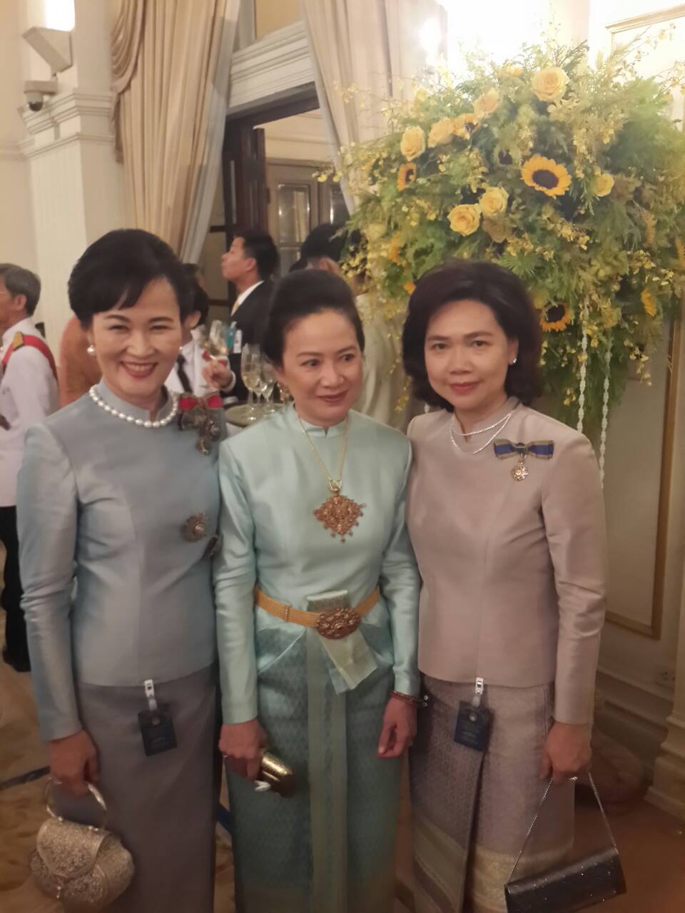 102 ปลัดกระทรวงกลาโหมและนายกสมาคมภริยาฯ ร่วมงานสโมสรสันนิบาตเฉลิมพระเกียรติ