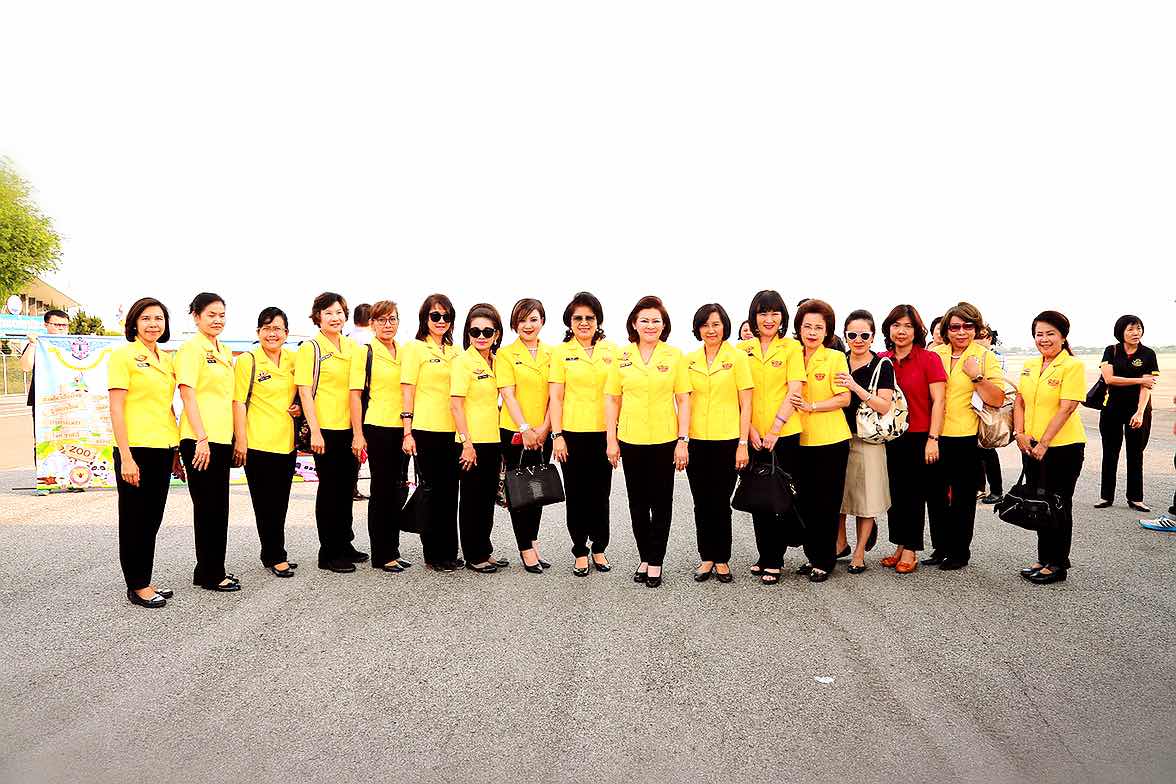 103 นายกสมาคมภริยาฯ นำคณะกรรมการสมาคมฯ คณะแพทย์ พาบุตรกำลังพลที่มีความต้องการพิเศษพร้อมครอบครัว ร่วมกิจกรรม โครงการ "สานรัก สานฝัน รางวัลแด่น้อง" ที่จังหวัดเชียงใหม่