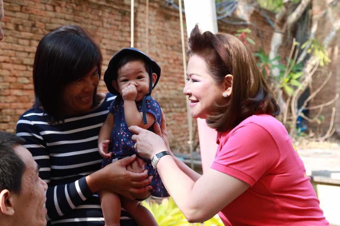 104 นายกสมาคมภริยาฯ นำคณะกรรมการสมาคมฯและผู้ร่วมโครงการสานรักสานฝันรางวัลแด่น้อง เข้าเยี่ยมชมสวนสัตว์เชียงใหม่และ ซูอควาเรียม