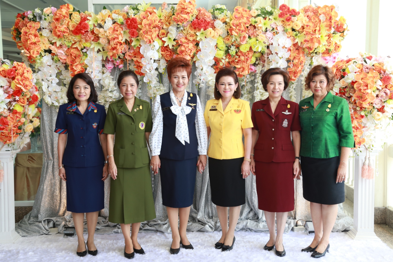110 นายกสมาคมภริยาฯ พร้อมด้วยคณะกรรมการสมาคมฯ ร่วมงานวันสถาปนาสมาคมภริยาทหารเรือ ครบ ๔๑ ปี
