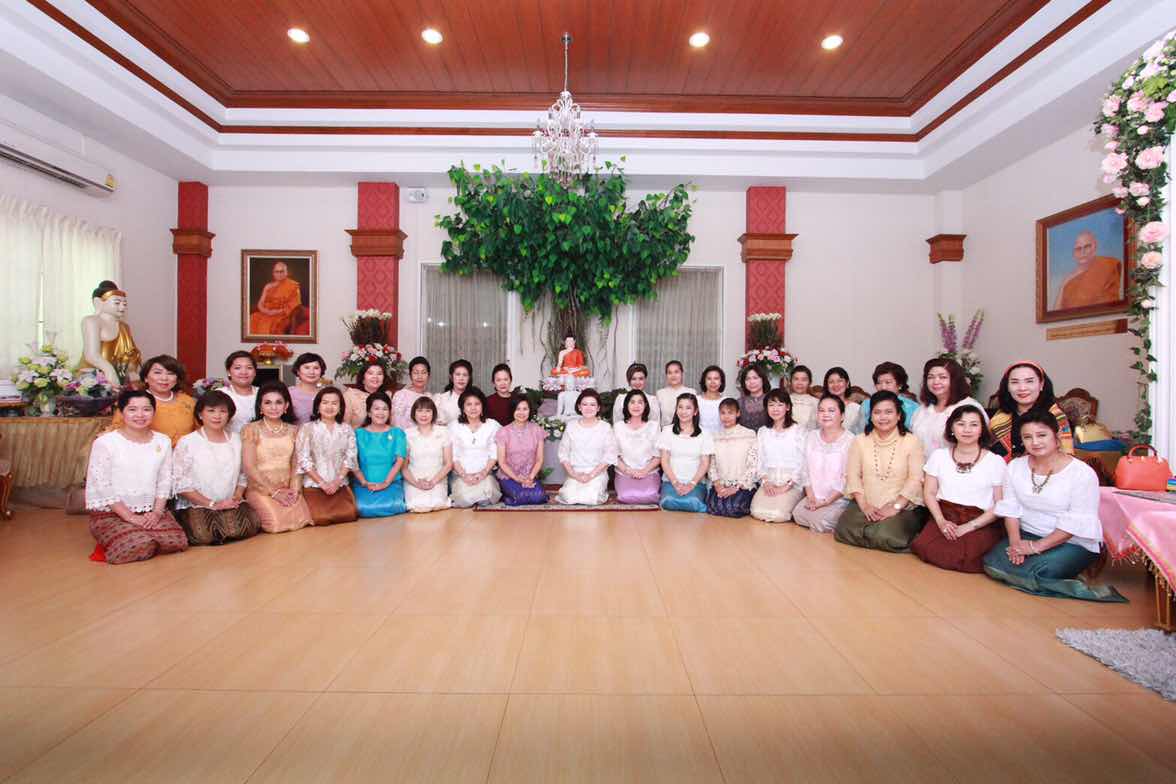 111 นายกสมาคมภริยาฯ เป็นประธานในพิธีถวายมหาสังฆทานและพิธีห่มผ้าหลวงพ่อสมปรารถนา ณ วัดพิชยญาติการา...