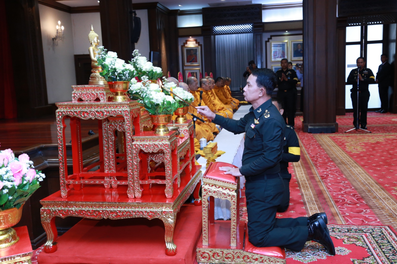 114 ปลัดกระทรวงกลาโหม และ นายกสมาคมภริยาฯ เป็นประธานในพิธีเนื่องในวันคล้ายวันสถาปนา