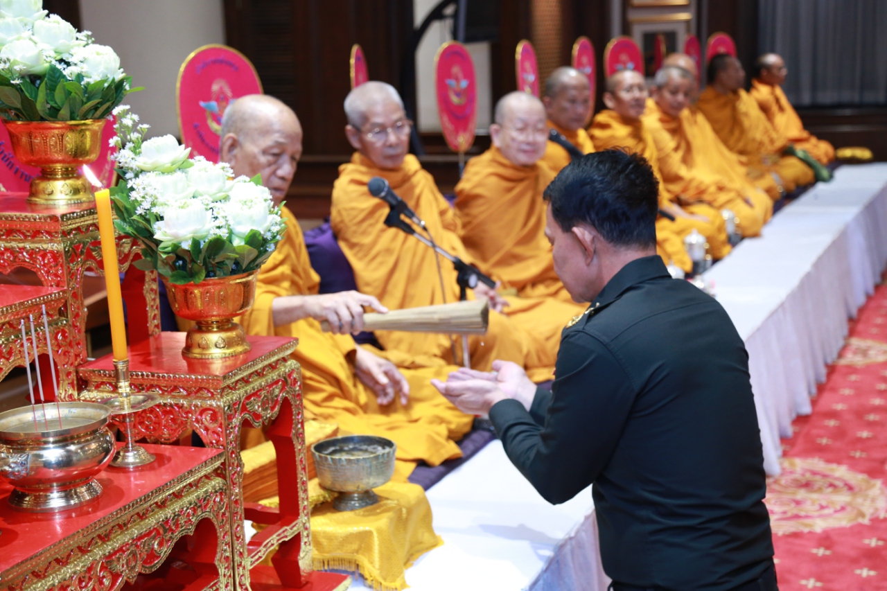 114 ปลัดกระทรวงกลาโหม และ นายกสมาคมภริยาฯ เป็นประธานในพิธีเนื่องในวันคล้ายวันสถาปนา