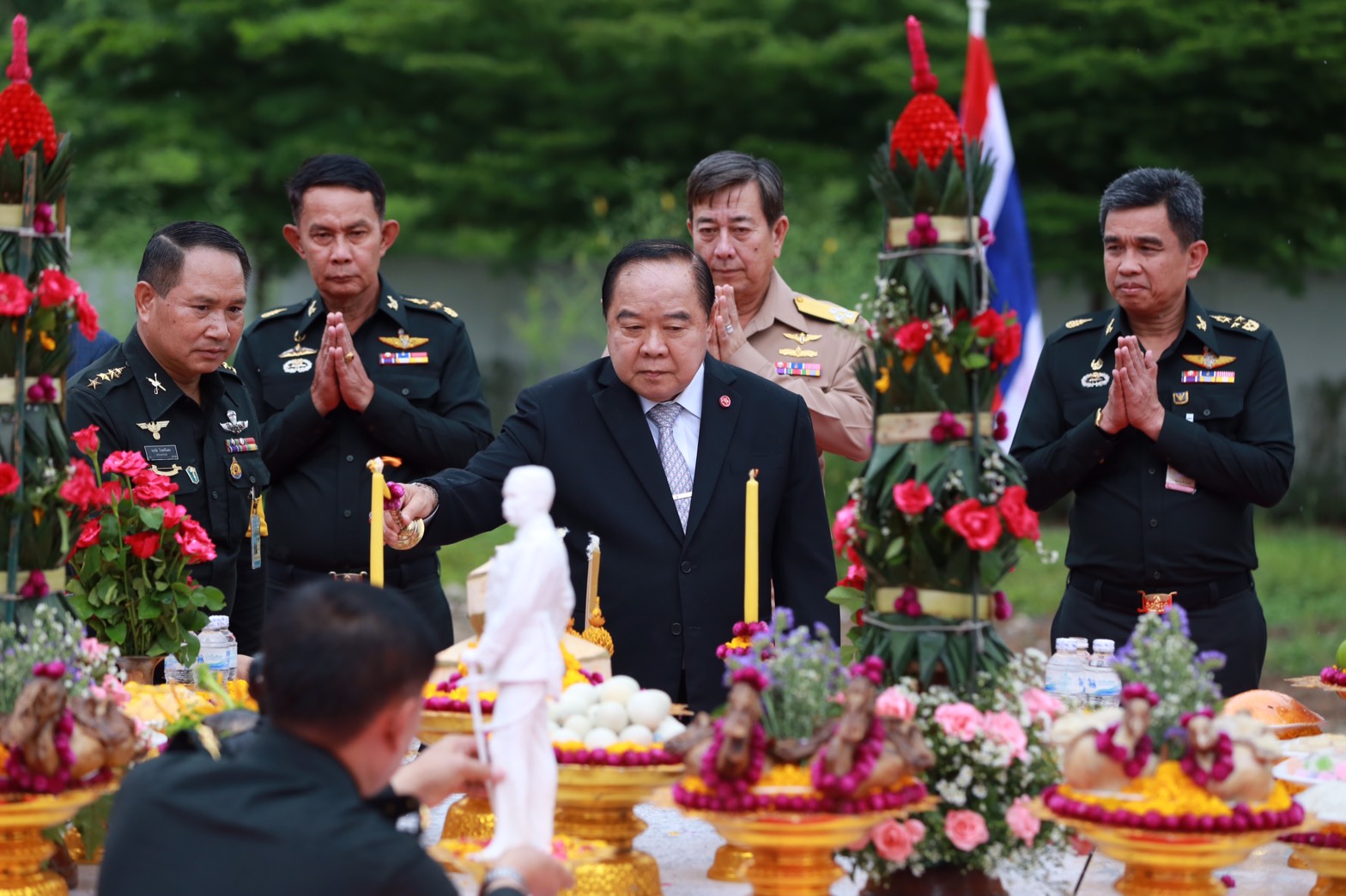 116 พล.อ.ประวิตร วงษ์สุวรรณ รองนายกรัฐมนตรีและรัฐมนตรีว่าการกระทรวงกลาโหม ได้ให้เกียรติมาเป็นประธาน ในพิธิวางศิลาฤกษ์และเททอง การก่อสร้างพระบรมราชานุสาวรีย์รัชกาลที่๕