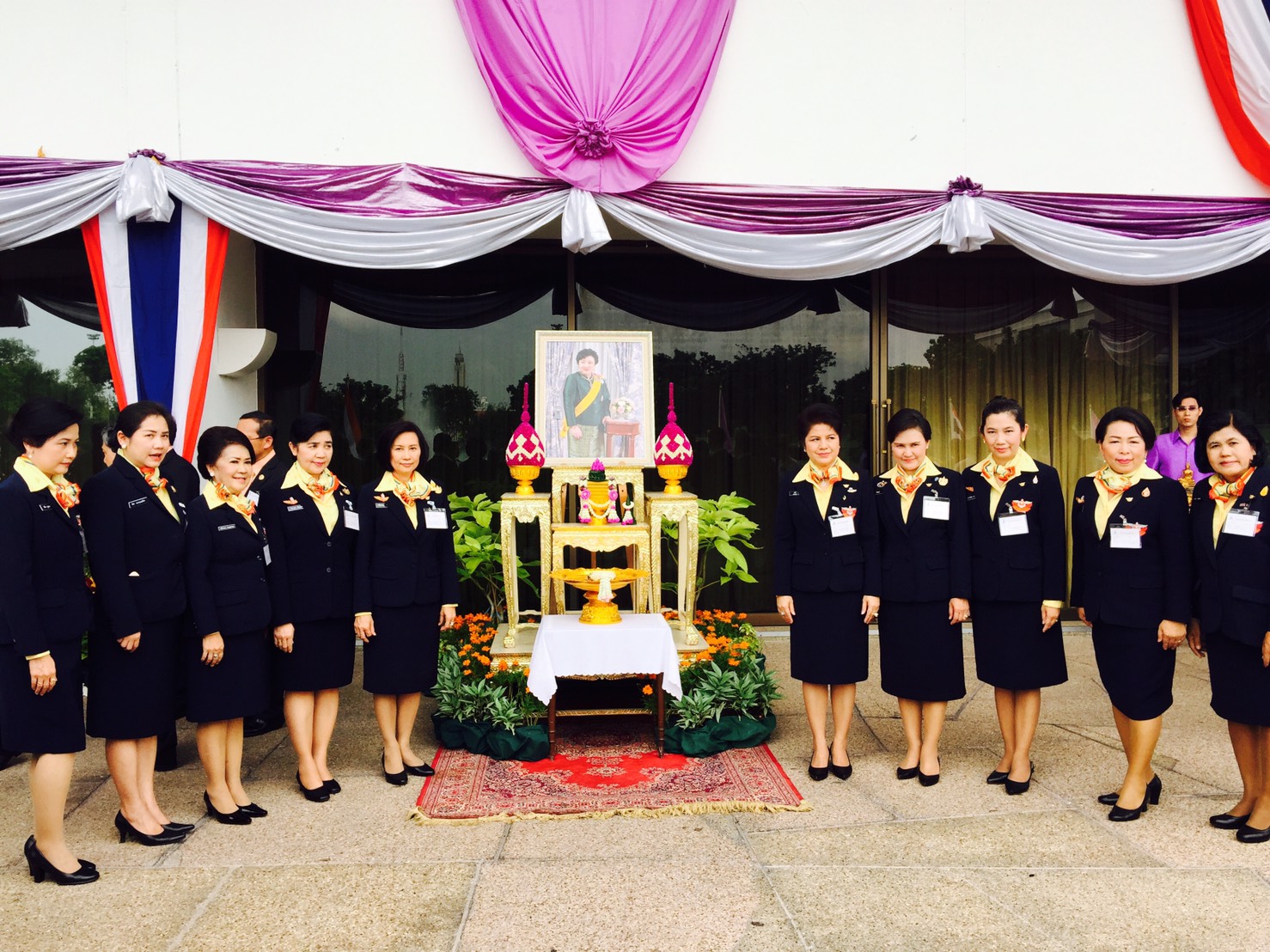 115 เนื่องในวโรกาสวันคล้ายวันประสูติพระเจ้าวรวงศ์เธอ พระองค์เจ้าโสมสวลี พระวรราชาทินัดดามาตุ คณะกรรมการ สมาคมภริยาฯ เข้าเฝ้าถวายพระพรชัยมงคล
