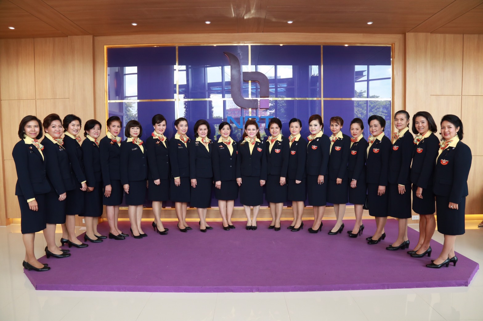 119 นายกสมาคมภริยาฯ นำผู้แทนคณะกรรมการสมาคมฯ ร่วมบันทึกแถบวิดิทัศน์อาศิรวาท เนื่องในวันเฉลิมพระชนมพรรษา สมเด็จพระนางเจ้าสิริกิติ์พระบรมราชินีนาถ ณ. สถานีวิทยุโทรทัศน์แห่งประเทศไทย