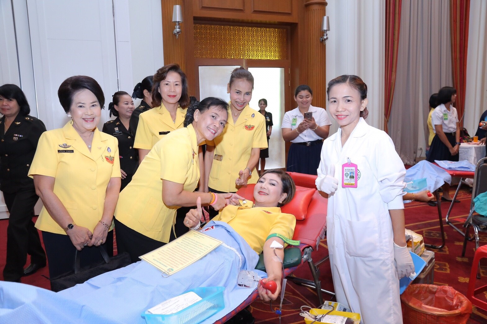 126 คณะกรรมการสมาคมภริยาฯ ร่วมกิจกรรมบริจาคโลหิต ถวายเป็นพระราชกุศลเนื่องในวโรกาสวันเฉลิมพระชนมพรรษาสมเด็จพระนางเจ้าฯ พระบรมราชินีนาถ