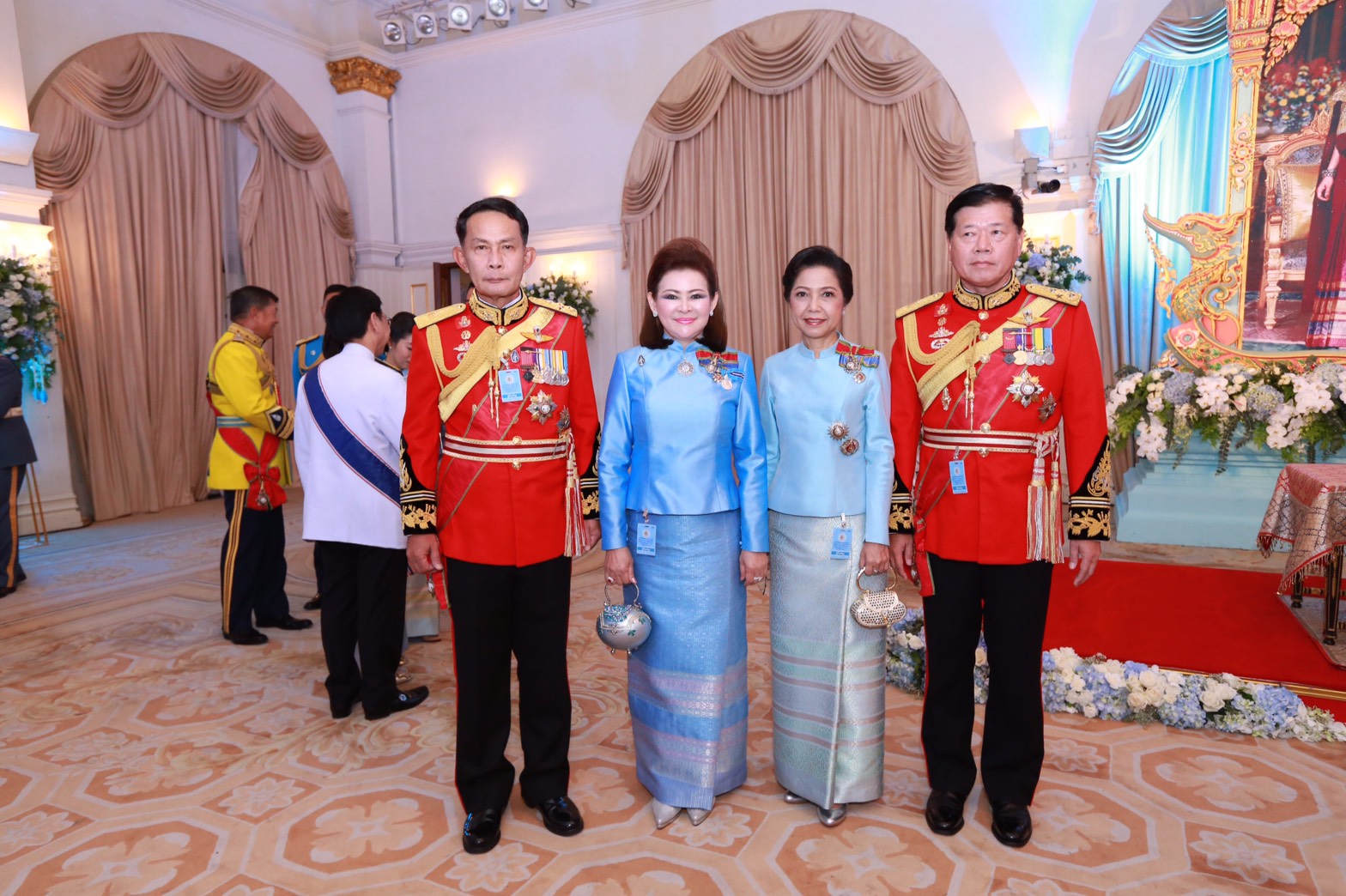 127 ปลัดกระทรวงกลาโหมและนายกสมาคมภริยาฯ ร่วมงานสโมสรสันนิบาต เนื่องในโอกาสพระราชพิธีมหามงคลเฉลิมพระชนมพรรษา ๗ รอบ