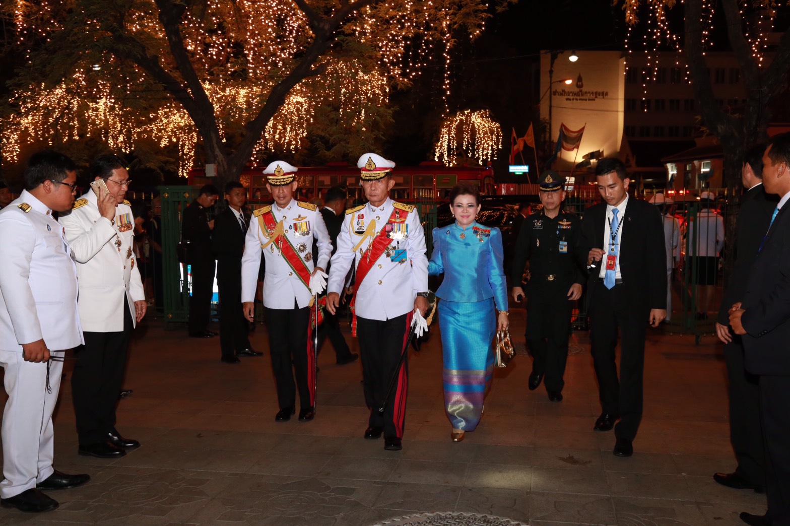 131 ปลัดกระทรวงกลาโหม และนายกสมาคมภริยาฯ ร่วมงานเฉลิมพระเกียรติ สมเด็จพระนางเจ้าฯ พระบรมราชินีนาถ เนื่องในโอกาสพระราชพิธีมหามงคลเฉลิมพระชนมพรรษา ๗ รอบ ๑๒ สิงหาคม ๒๕๕๙