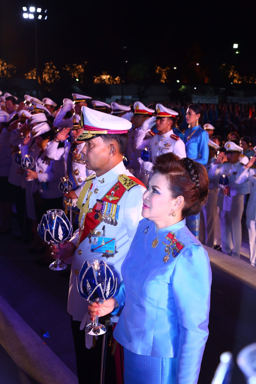 131 ปลัดกระทรวงกลาโหม และนายกสมาคมภริยาฯ ร่วมงานเฉลิมพระเกียรติ สมเด็จพระนางเจ้าฯ พระบรมราชินีนาถ เนื่องในโอกาสพระราชพิธีมหามงคลเฉลิมพระชนมพรรษา ๗ รอบ ๑๒ สิงหาคม ๒๕๕๙