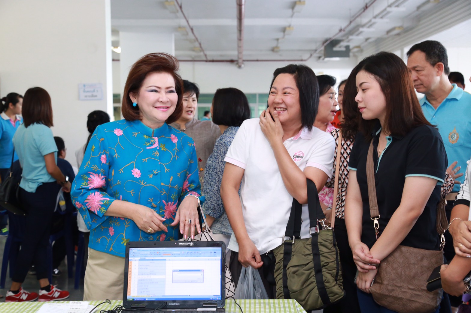 136 ปลัดกระทรวงกลาโหม และนายกสมาคมภริยาฯ ร่วมงานกิจกรรมของโครงการ "ครอบครัวอบอุ่นใจ สายใยกำลังพล รักษ์สุขภาพดีมีความสุข"