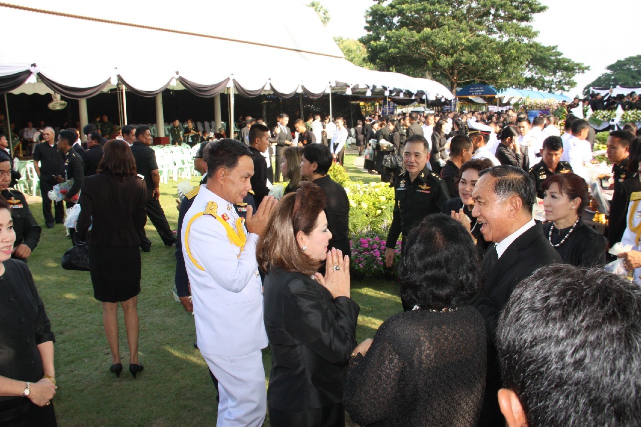 137 ปลัดกระทรวงกลาโหม พร้อมด้วยนายกสมาคมภริยาฯ ร่วมในพิธีพระราชทานเพลิงศพ ผู้บัญชาการกองพลทหารราบที่ 4 ณ ฌาปนสถานวัดลัฏฐิวัน อ.แม่ริม จ.เชียงใหม่