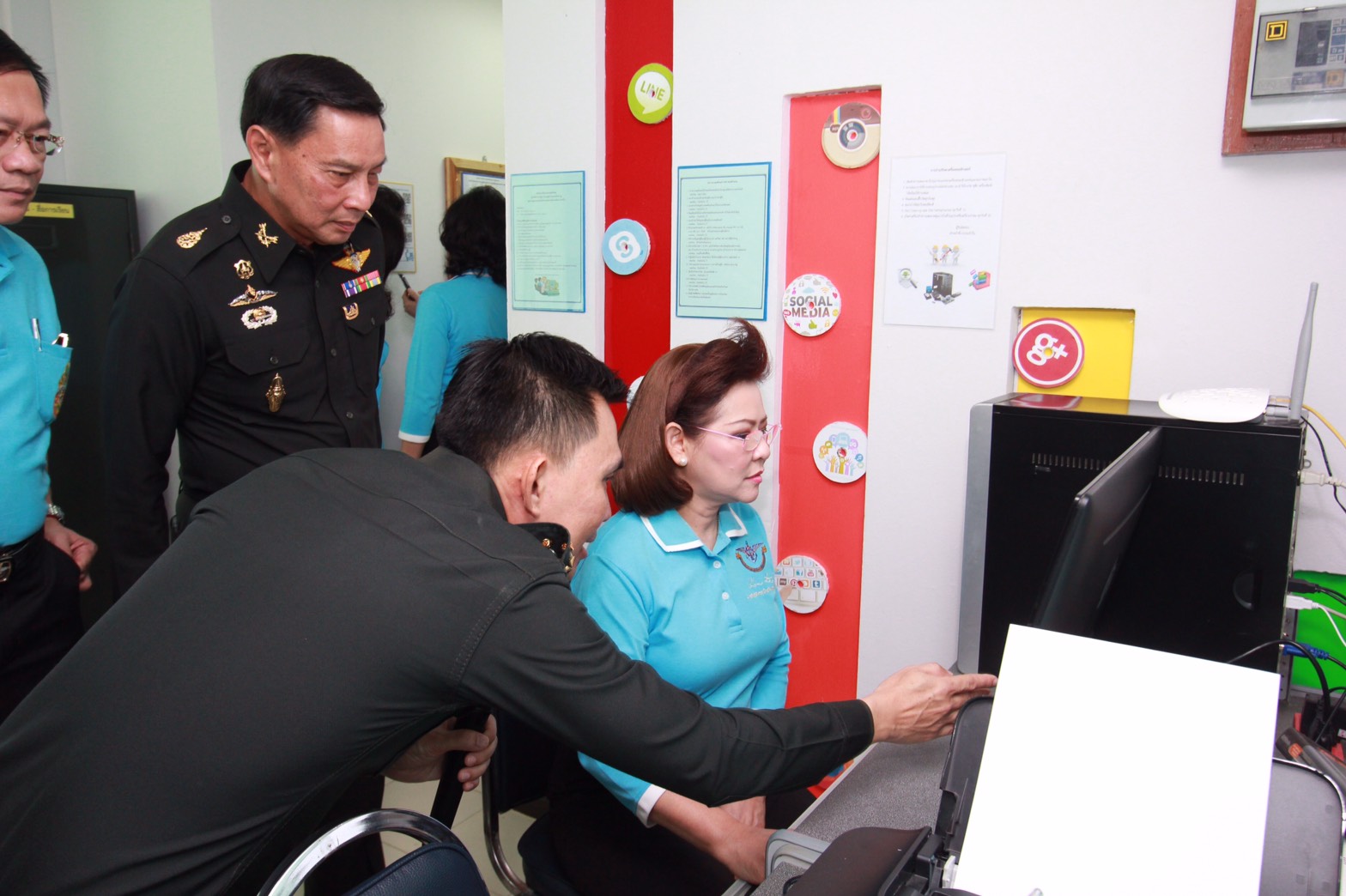 142 นายกสมาคมภริยาฯ นำคณะกรรมการสมาคมภริยาฯ ตรวจเยี่ยมโครงการศูนย์ส่งเสริมความรู้สู่อนาคต ของ ศูนย์อำนวยการสร้างอาวุธ จังหวัดลพบุรี