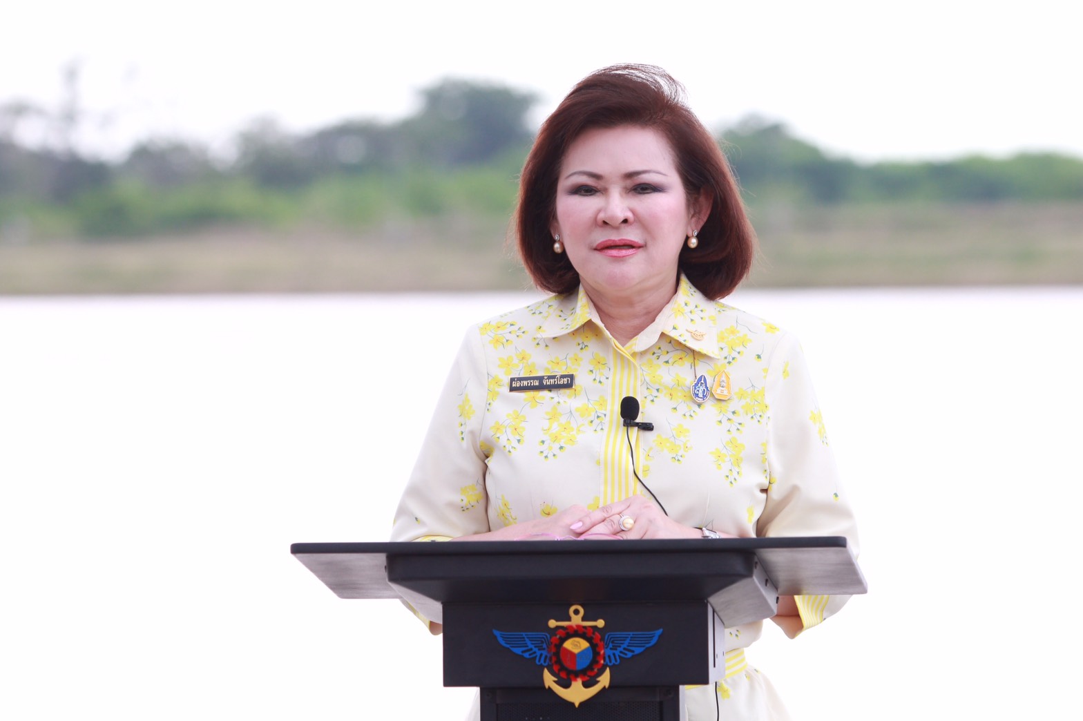 143 นายกสมาคมภริยาฯ นำคณะกรรมการสมาคมภริยาฯ ร่วมปลูกป่าเฉลิมพระเกียรติ สมเด็จพระนางเจ้าฯ พระบรมราชินีนาถ ในศูนย์อำนวยการสร้างอาวุธ จังหวัดลพบุรี