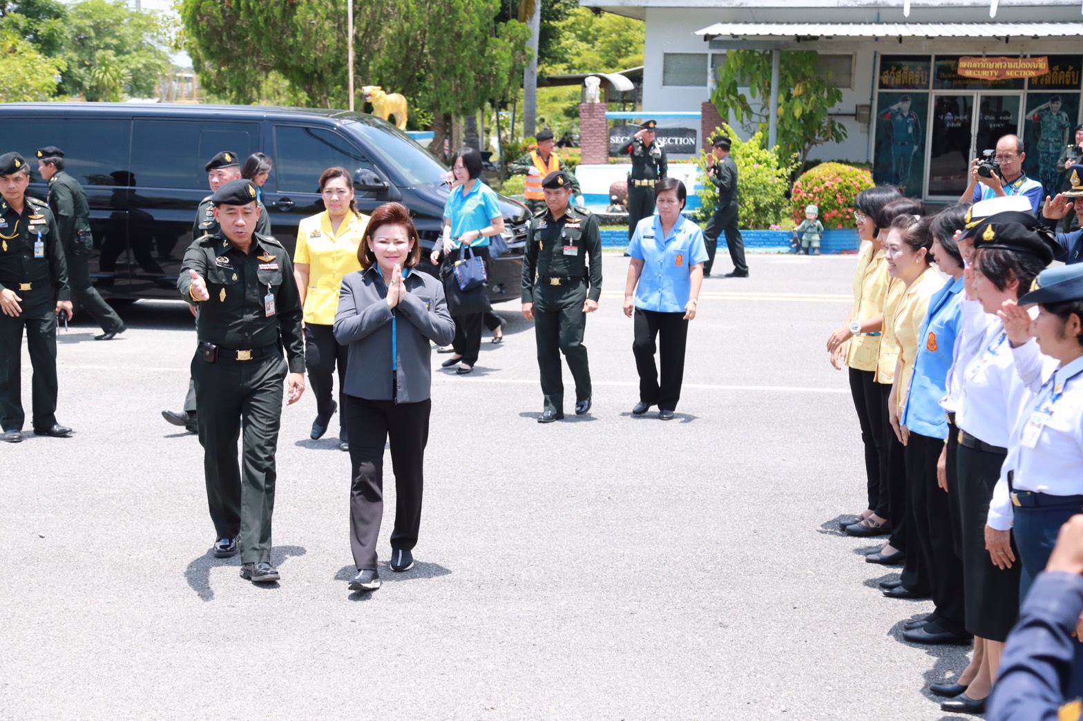 147 นายกสมาคมภริยาฯ นำคณะกรรมการสมาคมภริยาฯ เข้าตรวจเยี่ยมโครงการ ๔+๑ ของสมาคมภริยาฯ ของ โรงงานวัตถุระเบิดทหาร จังหวัดนครสวรรค์