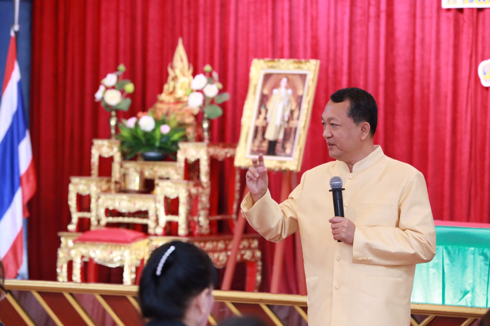154 สมาคมภริยาฯ ร่วมกับสถาบันกันตะบุตร ได้จัดอบรมบุคลิกภาพและการพูด "หลักสูตรการพูดในที่ชุมชนสำหรับผู้บริหาร" ให้กับสมาชิกสมาคมภริยาฯ (คณะกรรมการและสมาชิกข้าราชการในสังกัด สป.รุ่นที่ 1) ณ ห้องเอนกประสงค์ กรมการอุตสาหกรรมทหาร