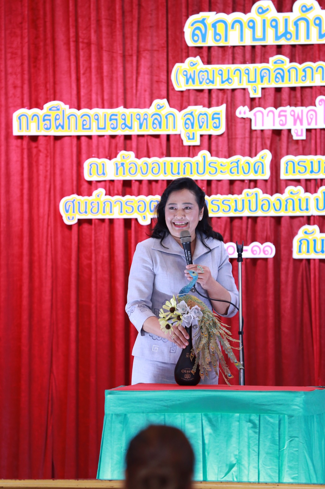 154 สมาคมภริยาฯ ร่วมกับสถาบันกันตะบุตร ได้จัดอบรมบุคลิกภาพและการพูด "หลักสูตรการพูดในที่ชุมชนสำหรับผู้บริหาร" ให้กับสมาชิกสมาคมภริยาฯ (คณะกรรมการและสมาชิกข้าราชการในสังกัด สป.รุ่นที่ 1) ณ ห้องเอนกประสงค์ กรมการอุตสาหกรรมทหาร
