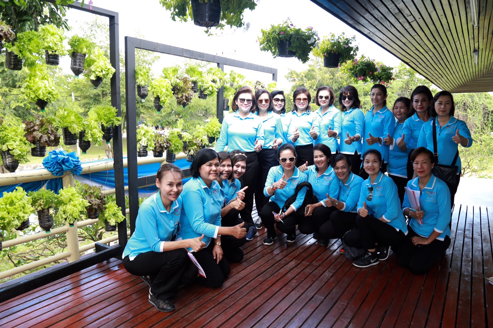 163 นายกสมาคมภริยาฯ นำคณะกรรมการสมาคมภริยาฯ ตรวจเยี่ยม "โครงการรวมพลคนรักบ้าน ร้านศูนย์บาท" ของศูนย์พัฒนาปิโตรเลียมภาคเหนือ
