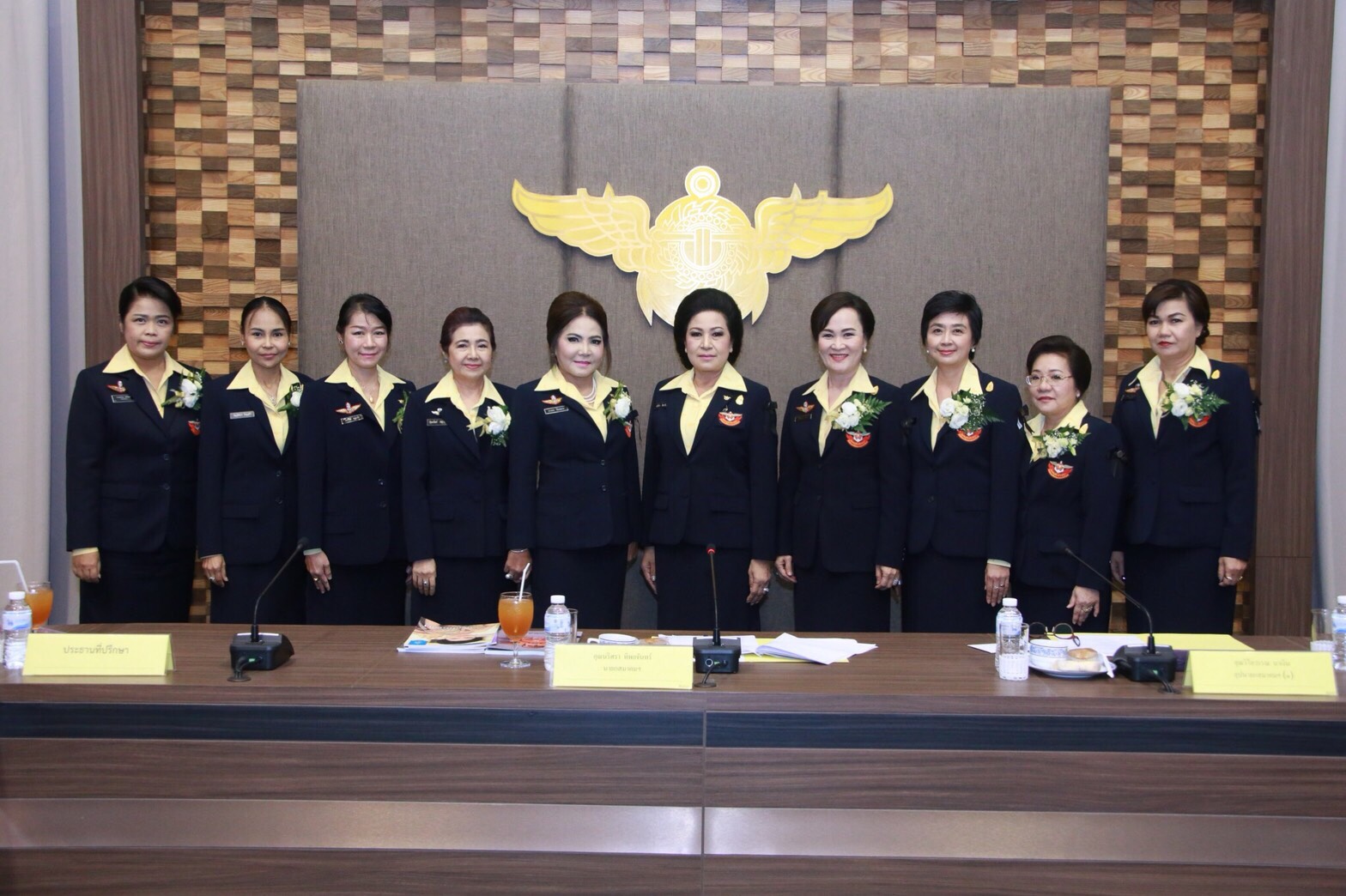 ๐๐๗ เมื่อวันที่ ๑๗ ตุลาคม ๒๕๖๐ นายกสมาคมภริยาฯ เป็นประธานการประชุมใหญ่สามัญประจำปี ๒๕๖๑ ณ ห้องประชุม ชั้น ๖ อาคารสำนักงานปลัดกระทรวงกลาโหม (พื้นที่ศรีสมาน)