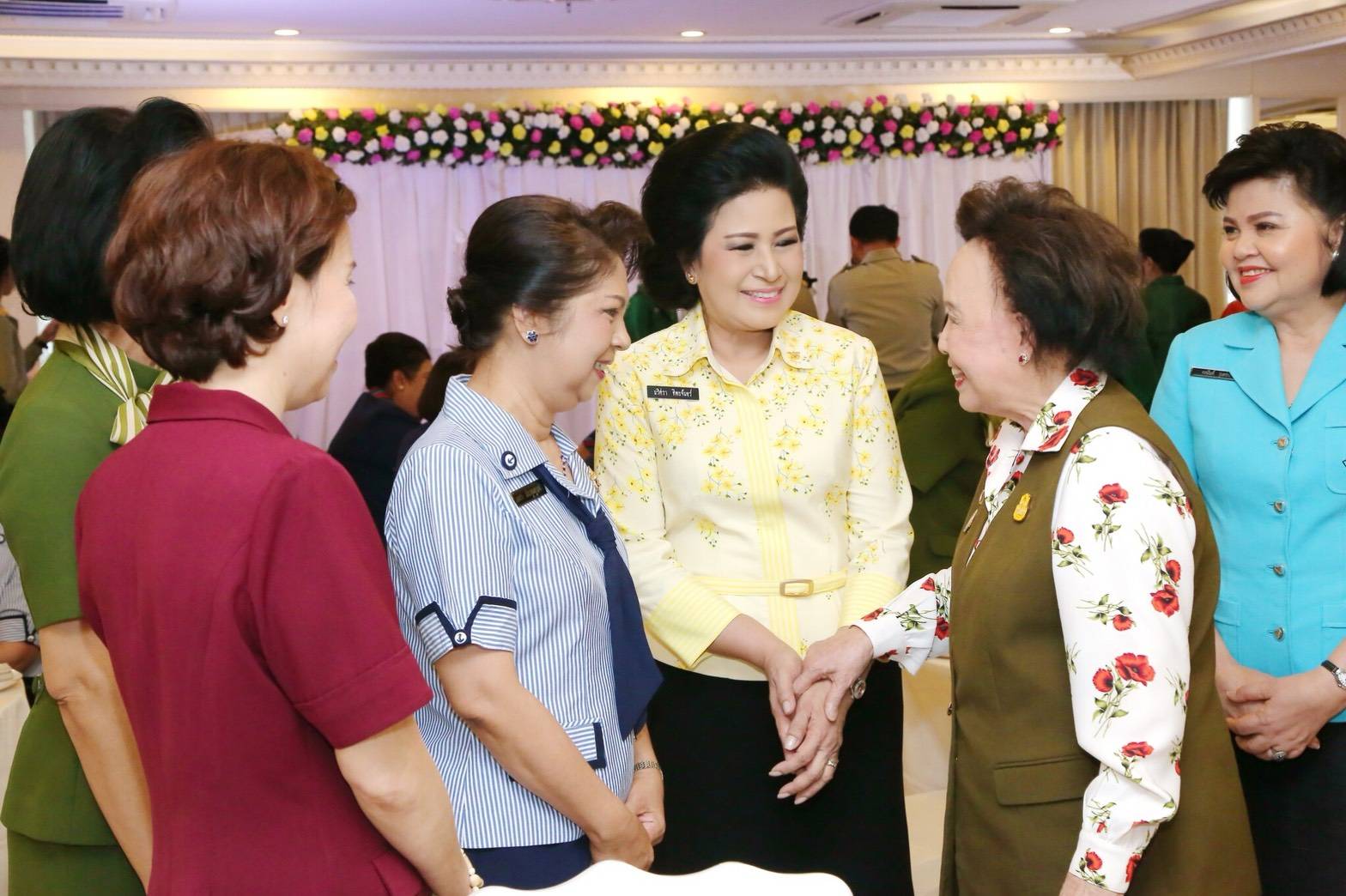 ๐๗๔ เมื่อวันที่ ๒๘ มิถุนายน ๒๕๖๑ นายกสมาคมภริยาฯ พร้อมด้วย คณะกรรมการสมาคมฯ ร่วมงานวันคล้ายวันสถาปนาสมาคมแม่บ้านองค์การสงเคราะห์ทหารผ่านศึก ครบรอบปีที่ ๓๑ ณ ห้องจัดเลี้ยง อาคาร ๒ ชั้น ๒ องค์การสงเคราะห์ทหารผ่านศึก ถนนราชวิถี เขตราชเทวี กรุงเทพฯ