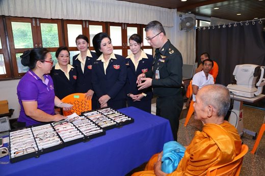 ๐๗๗ เมื่อวันที่ ๑๑ กรกฎาคม ๒๕๖๑ นายกสมาคมภริยาฯเป็นประธานในพิธีสงฆ์ โครงการบริบาลพระภิกษุสงฆ์ในวัดใกล้กระทรวงกลาโหม เฉลิมพระเกียรติสมเด็จพระเจ้าอยู่หัวมหาวชิราลงกรณ บดินทรเทพยวรางกูร เนื่องในโอกาสวันเฉลิมพระชนมพรรษา ๒๘ กรกฎาคม ๒๕๖๑